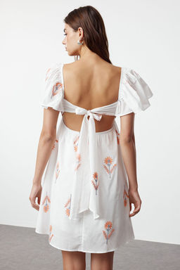 Ekru Cicekli Etegi Belden Ac?lan S?rt Detayl? Onu Gipeli Mini Dokuma Elbise TWOSS24EL01123 - Trendyolmilla фото 5