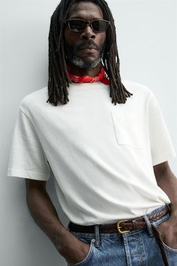 CAMISETA BOLSILLO AARON LEVINE X ZARA / Crudo