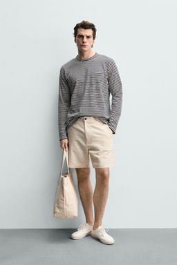 BERMUDA REGULAR FIT ESTRUCTURA / Beige claro
