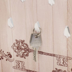 Ключница закрытая "Листья" 26,5х31,5 см Белый