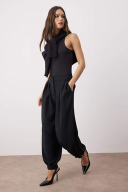 Siyah Salvar/Harem Dokumlu Dugme Detayl? Pantolon TWOAW26PL00065