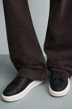 ZAPATILLA DETALLE TAL?N / Negro - Zara фото 3