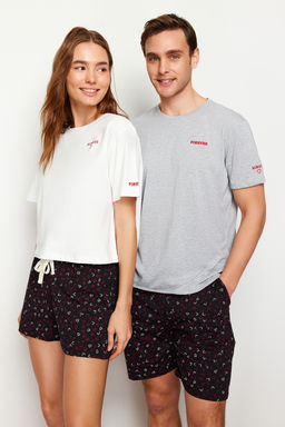 TRENDYOL MAN Gri Siyah Nak?sl? Regular Fit Couple/Cift Orme Sortlu Erkek Pijama Tak?m? TMNSS24PT00016