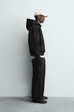 NEOPRENE-EFFECT SWEATSHIRT WITH EMBOSSED TEXT - Zara фото 4