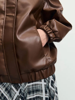 Куртка оверсайз из искусственной кожи / Zarina фото 8