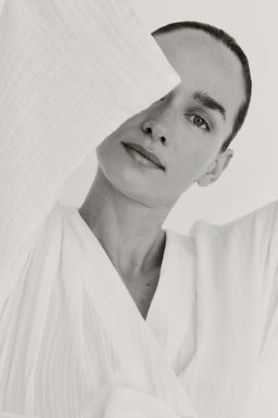 MAMA Blusa cruzada con cinturon de anudar - H&m фото 2