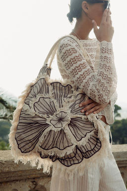 FLORAL EMBROIDERED MAXI TOTE BAG