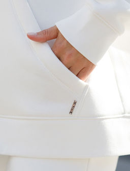 D49.062 Джемпер женский белый