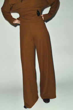 TEXTURED WIDE-LEG TROUSERS
