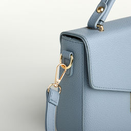 Сумка женская мессенджер TEXTURA на клапане, 23×6×17 см, голубая