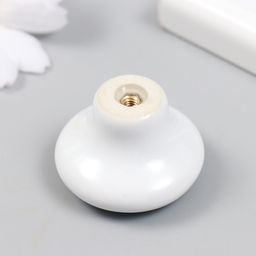 Фурнитура для шкатулки, ручка «Космонавт на качелях», керамика, металл, 3.8×3.8 см