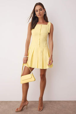 Ac?k Sar? Dugme Detayl? Pileli Dokuma Elbise TWOSS25EL00885 - Trendyolmilla фото 6