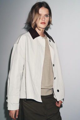 LEATHER EFFECT COLLAR SHORT TRENCH COAT ZW COLLECTION - Zara фото 5