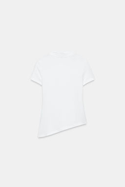 CAMISETA CUELLO PICO BAJO ASIM?TRICO / Blanco