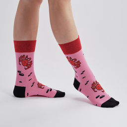 Камчатский краб клешню кидает