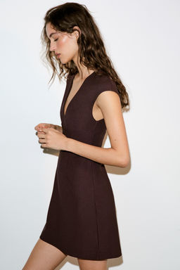 VESTIDO ESCOTE PICO CREPE / Chocolate - Zara фото 4
