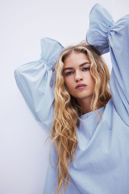 Blusa de algodon con lazadas