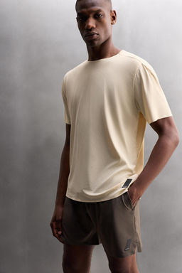 COLOUR BLOCK TECHNICAL T-SHIRT - Zara фото 5