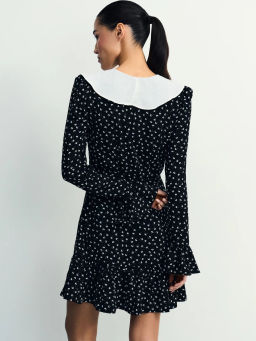 Платье мини с контрастным воротником / Zarina