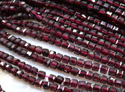 Бусины из граната кубик с огранкой 3мм, 38см, 125 бусин Радуга камня