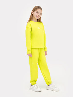 Комплект для девочек (джемпер, брюки) в желтом цвете с печатью