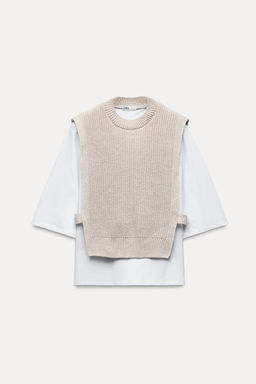 CONTRAST T-SHIRT AND VEST