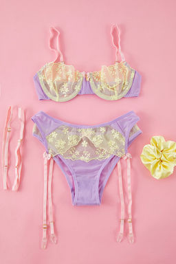 Trendyolmilla Lila-Sar? Tul Jartiyer, Toka, Bacak Bant Detayl? Kaps?z Orme Ic Camas?r? Tak?m? THMSS25CC00034  фото 12