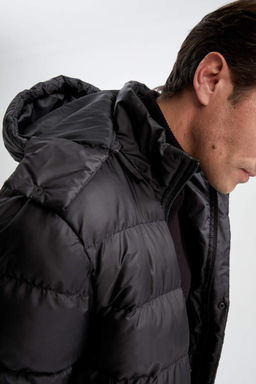 Пуховик приталенного кроя с капюшоном - Defacto фото 6