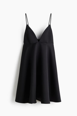 Vestido acampanado con tirantes espagueti