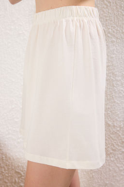 Trendyolmilla Ekru %100 Pamuklu Ay?c?kl? Sloganl? Sortlu Orme Pijama Tak?m? THMSS25PT00349 фото 3