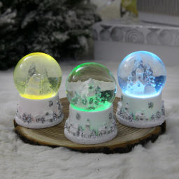 Сувенир Снежный шар "Новогодние пейзажи" 4.5*4.5*6 см (с подсветкой), микс