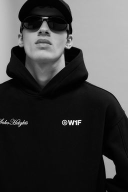 Sudadera con capucha y estampado Loose Fit