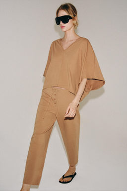 PANTAL?N CARROT INTERLOCK / Camel medio