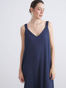 V Yaka Dokulu Elbise