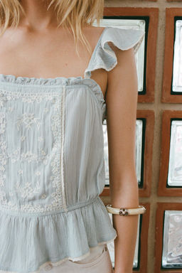 EMBROIDERED RUFFLE TOP - Zara фото 8
