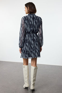 TRENDYOLMILLA Lacivert Desenli Kruvaze Yaka Skater/Belden Ac?lan Mini Astarl? Sifon Dokuma Elbise TWOAW25EL00255 фото 10