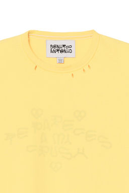 CAMISETA EFECTO REV?S TEXTO LAVADO CRUSH / Amarillo