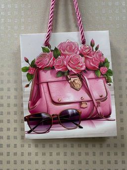 Подарочные пакеты (в ассортименте) (12*14*6см) (3668) Подарочные пакеты (в ассортименте) (12*14*6см) (3668)