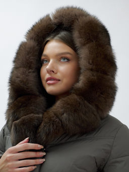 с МЕХОМ ПЕСЕЦ ПРЕМИУМ класса Полупальто зимние темно-серого цвета - Mtforce фото 15