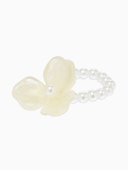 Цена за 2 шт. Кольцо бисерное «Цветок трилистник жемчужный», бежевое, на резинке, безразмерное