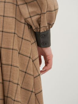 Платье с контрастным воротником и поясом - Tantino фото 5