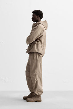 TECHNICAL PARACHUTE TROUSERS - Zara фото 5