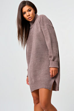 Платье-свитер вязаное свободного силуэта ореховое