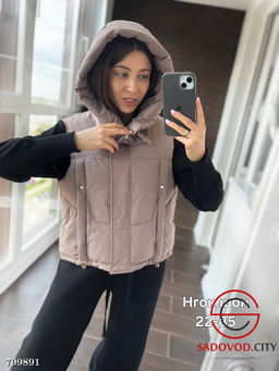 Жилетка женская с капюшоном