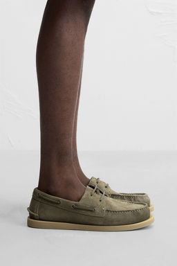 LEATHER DECK SHOES