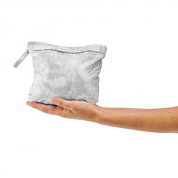 Куртка-дождевик походная женская белая Quechua 300