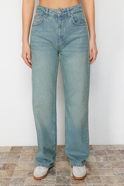 TRENDYOLMILLA Mavi Soluk Efekt Vintage Yuksek Bel Wide Leg Jeans TWOSS23JE00166