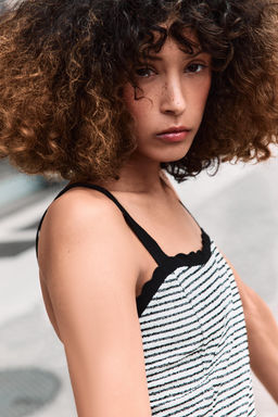 VESTIDO BOUCL? RAYAS / Negro / Crudo - Zara фото 4