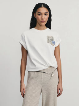 Футболка из хлопка с нашивками / Zarina