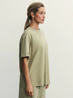 Базовая футболка оверсайз из хлопка / Zarina  фото 4